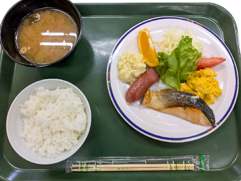 朝食